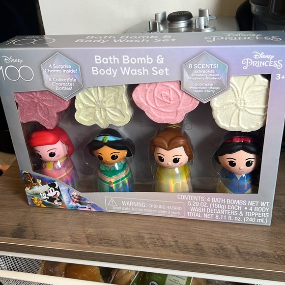 Squishmallow x Disney 100yr Bath Bomb & Body Wash Set w/Surprise Charms! - Picture 2 of 3
